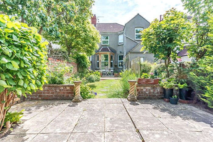 2 Bedroom Flat For Sale In Garden Flat, Grange Court Road, Henleaze, Bristol, BS9