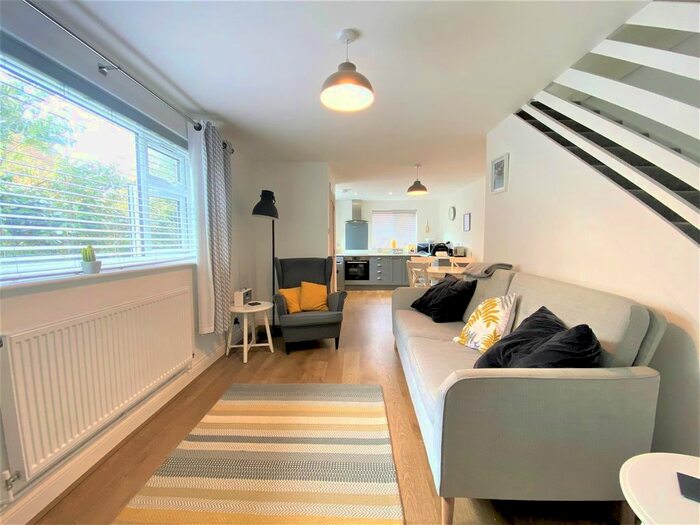 2 Bedroom Detached House To Rent In Ebenezer Road, Hastings, TN34