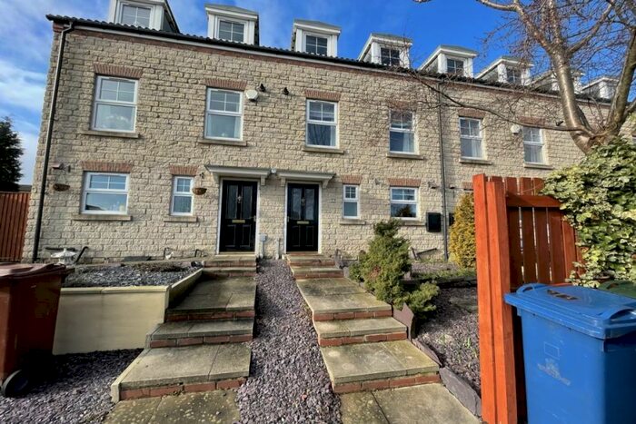 3 Bedroom Terraced House To Rent In Maple Close, Barnsley, South Yorkshire, S70