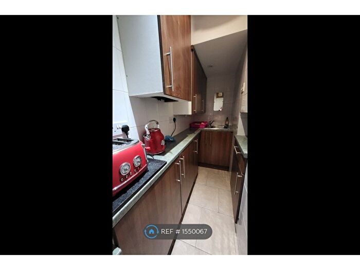 Studio To Rent In Kent Street, Dudley, DY3