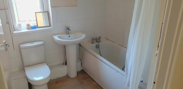 2 Bedroom Flat To Rent In Dalford Court, Telford, TF3