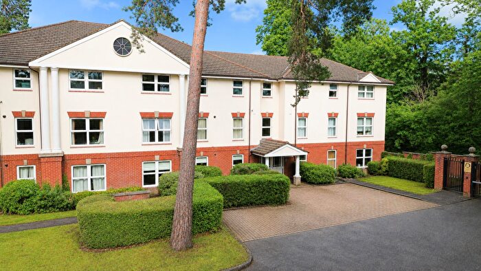 2 Bedroom Flat For Sale In Boundary Road, Farnborough, GU14