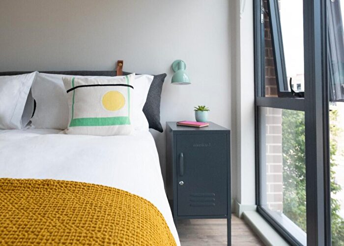 1 Bedroom Flat To Rent In Dingwall Road, Croydon, London, CR0