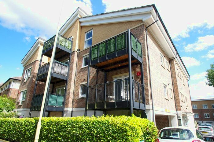 2 Bedroom Flat To Rent In Melia Close, Watford, WD25