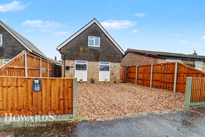 3 Bedroom Detached House For Sale In Owens Close, Long Stratton, NR15