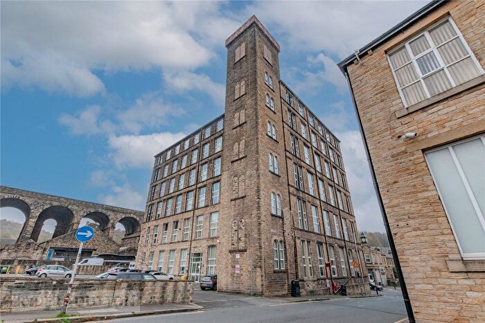 2 Bedroom Flat For Sale In Savile Court, Savile Street, Huddersfield, West Yorkshire, HD3