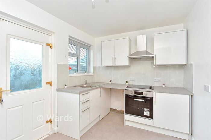 3 Bedroom End Of Terrace House For Sale In Meads Avenue, Sittingbourne, Kent, ME10