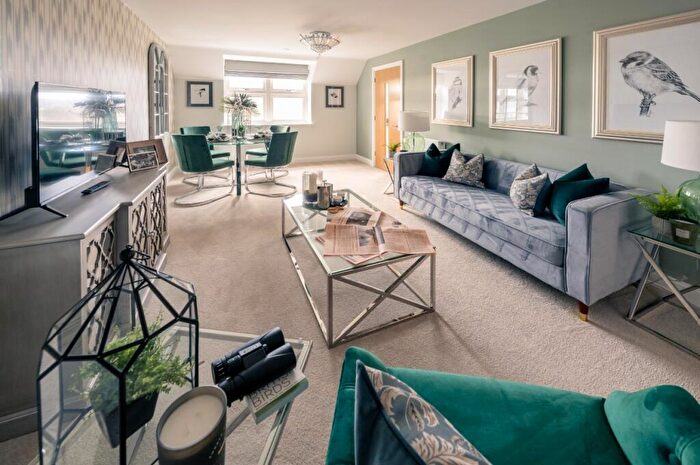 2 Bedroom Retirement Property To Rent In Great North Road, Hatfield, Hertfordshire, AL9