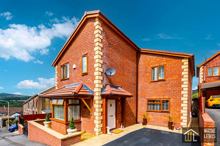 3 Bedroom Detached House For Sale In Brynderwen Road, Cilfynydd, Pontypridd, CF37