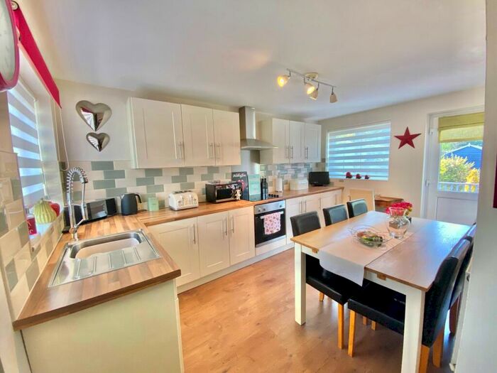2 Bedroom Semi-Detached Bungalow For Sale In Quarry Lane, Nuneaton, CV11