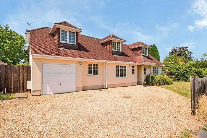 4 Bedroom Detached House For Sale In Westfield Avenue, Woking, GU22