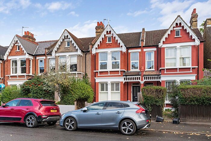 3 Bedroom Flat For Sale In Clive Road, London, SE21