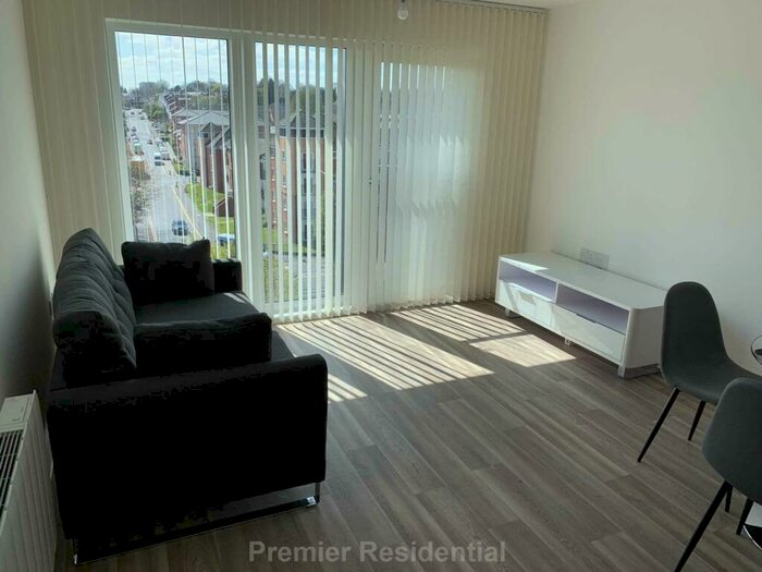 2 Bedroom Apartment To Rent In Washington Apartments, Lexington Gardens, Birmingham, B15