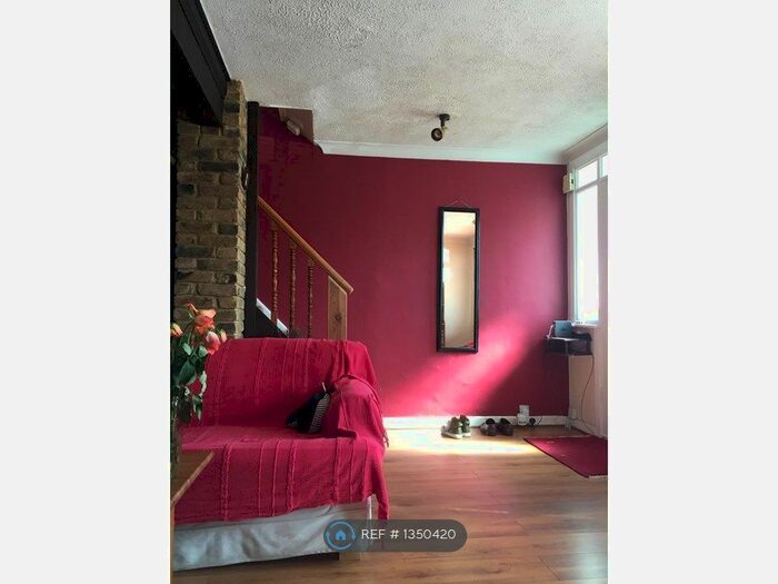 3 Bedroom Semi-Detached House To Rent In Monmouth Road, Hayes, UB3