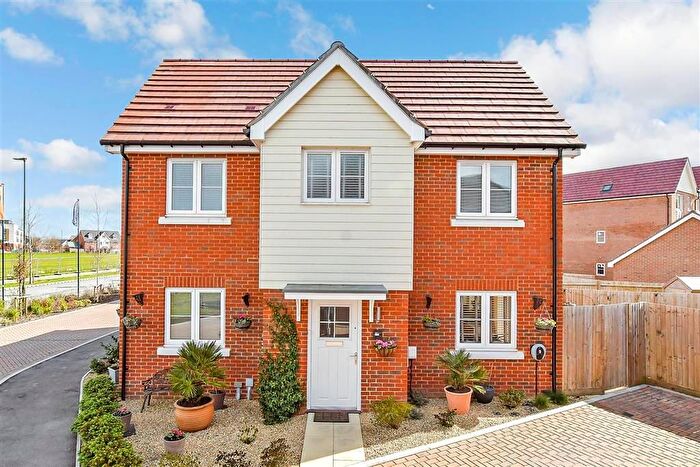 3 Bedroom Semi-Detached House For Sale In Ironstone Way, Chichester, West Sussex, PO20