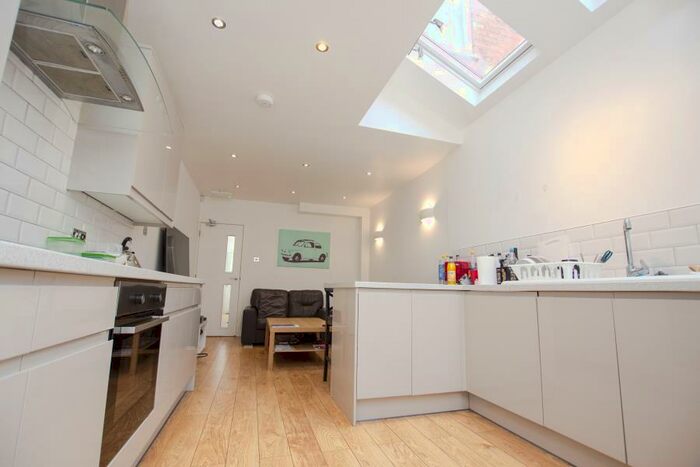 6 Bedroom Terraced House To Rent In North Road, Selly Oak, B29