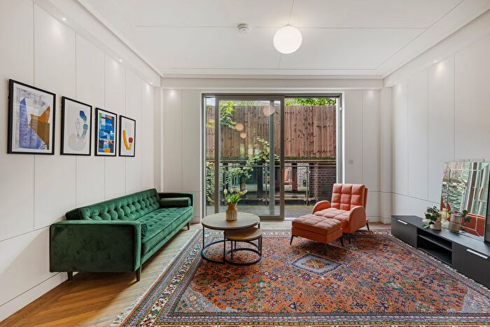 5 Bedroom Flat To Rent In London, NW1