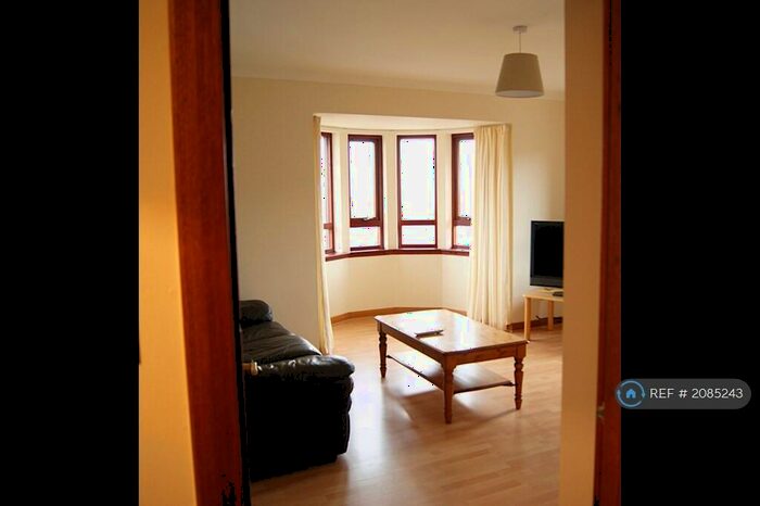 2 Bedroom Flat To Rent In Carmichael Court, Dundee, DD3
