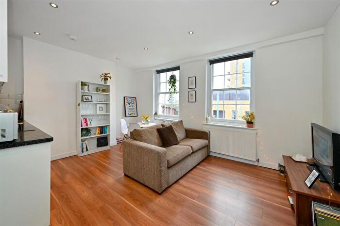 1 Bedroom Apartment To Rent In Commercial Road, London, E14