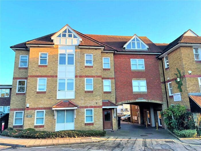 2 Bedroom Apartment To Rent In Websters Way, Rayleigh, Essex, SS6