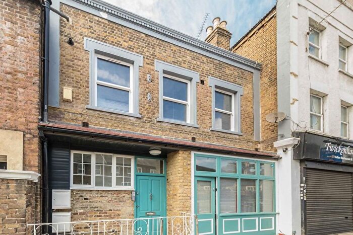 1 Bedroom Flat To Rent In Twickenham Road, Isleworth, TW7