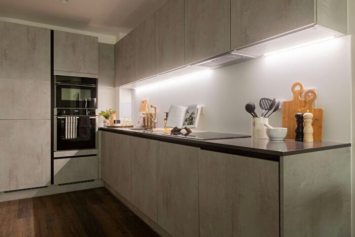 1 Bedroom Flat For Sale In Portobello Road, London, W10