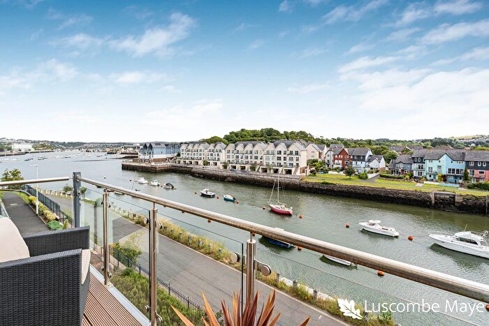 4 Bedroom End Of Terrace House For Sale In Barton Road, Plymouth, PL9