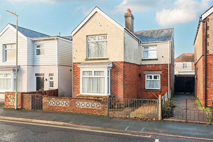 3 Bedroom Detached House For Sale In Grove Road, Hardway, Gosport, PO12