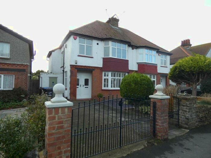 1 Bedroom Flat To Rent In Lindenthorpe Road, Broadstairs, CT10