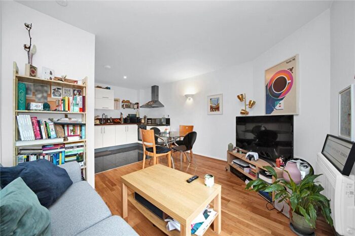 1 Bedroom Apartment To Rent In Narrow Street, E14