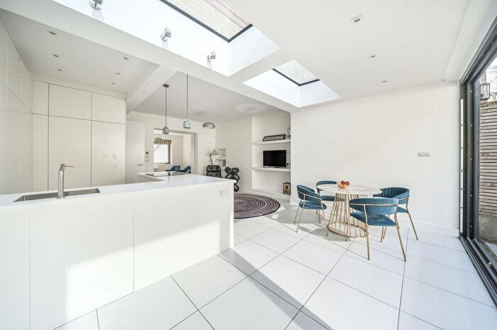 2 Bedroom Semi-Detached House For Sale In Porlock Street, London, SE1