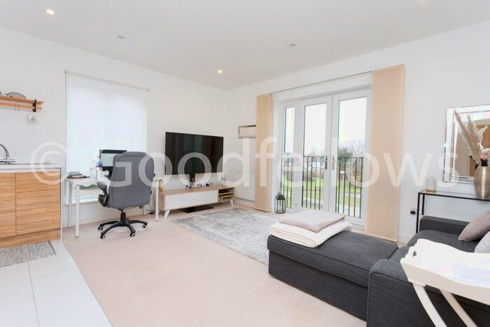 1 Bedroom Flat To Rent In Aventine Avenue, Mitcham CR4