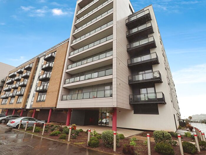 2 Bedroom Flat For Sale In Ferry Court, Cardiff, CF11