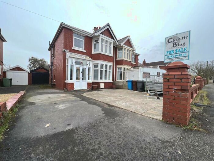 3 Bedroom Semi-Detached House For Sale In Peel Hill, Blackpool, FY4