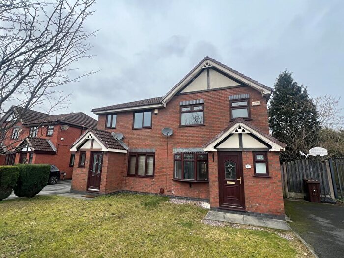 3 Bedroom House To Rent In Waterloo Gardens, Ashton-Under-Lyne, OL6