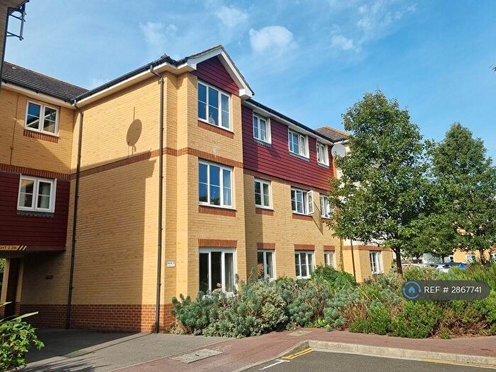 2 Bedroom Flat To Rent In Fitzherbert Road, Portsmouth, PO6