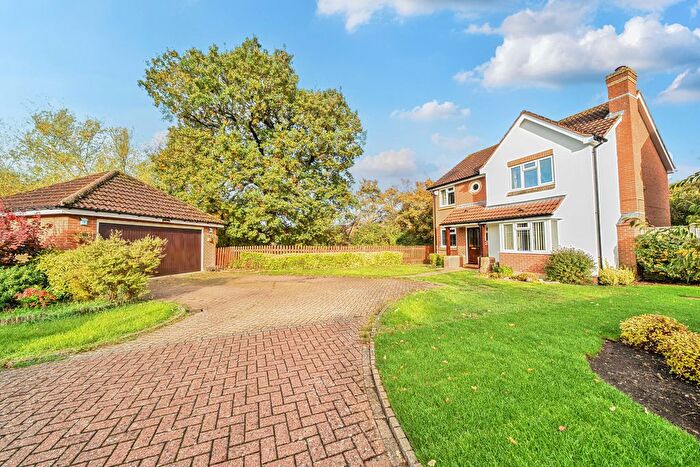 4 Bedroom Detached House To Rent In Blackwater Way, Didcot, Oxfordshire, OX11