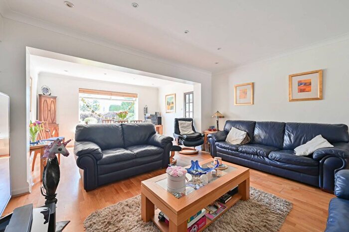4 Bedroom Semi-Detached House For Sale In Little Bushey Lane, Bushey, WD23