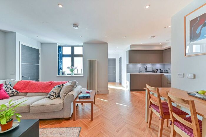 2 Bedroom Flat For Sale In Acre Lane, Brixton, London, SW2