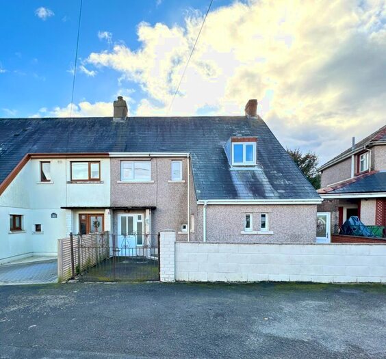 3 Bedroom Semi-Detached House For Sale In Heol Gwrangfryn, Rhigos, Aberdare, CF44