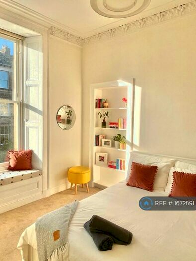 3 Bedroom Flat To Rent In Lutton Place, Edinburgh, EH8