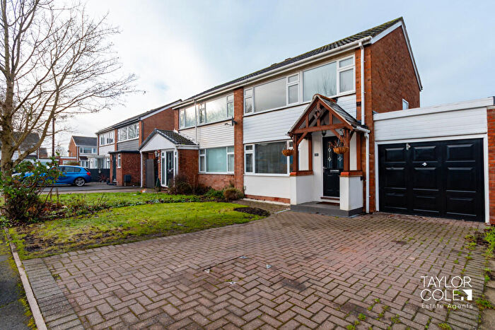 3 Bedroom Semi Detached House For Sale In Meadow Park, Tamworth, B79