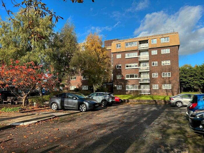 2 Bedroom Flat To Rent In Lodge Close, Edgware, Greater London, HA8