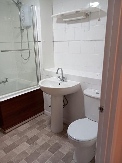 1 Bedroom Flat To Rent In Hameldown Way, Newton Abbot, TQ12