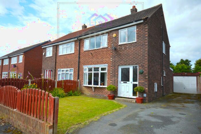 3 Bedroom Semi-Detached House For Sale In Brookfield Drive, Ackworth, Pontefract, WF7