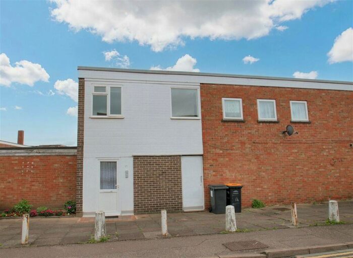 1 Bedroom Flat To Rent In Priory Street, Bedford, MK40