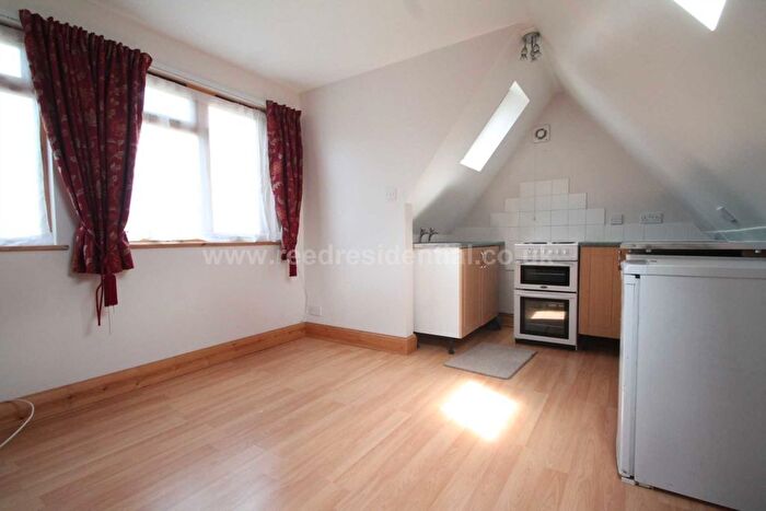 1 Bedroom Flat To Rent In Crowborough Road, Southend On Sea, SS2