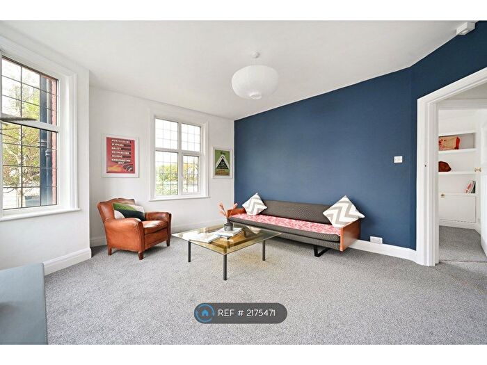 2 Bedroom Flat To Rent In Montefiore Road, Hove, BN3