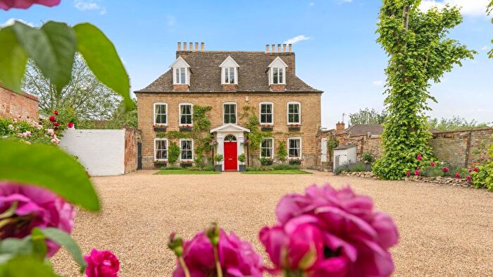 6 Bedroom Detached House For Sale In South Street, Crowland, PE6