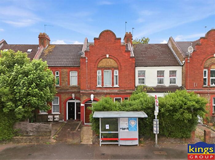 2 Bedroom Flat For Sale In Lea Bridge Road, London, E10